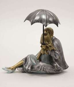Figurka Siedząca Para pod parasolką 17x18cm